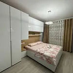 Modern Near The غوليم